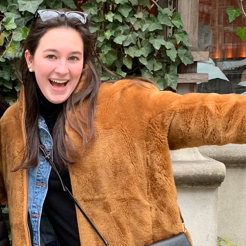 Meet your Posher, Ava